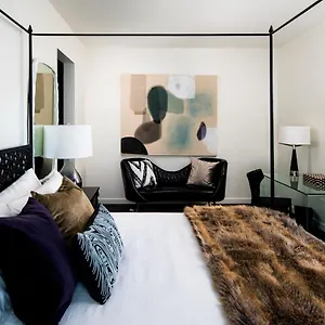 **** Hotel 121 United States
